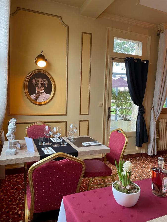 ホテル Les 3 Rois By Yy Villers-Bocage  エクステリア 写真
