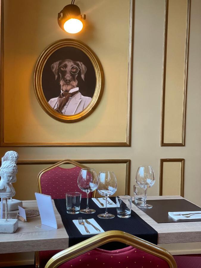 ホテル Les 3 Rois By Yy Villers-Bocage  エクステリア 写真