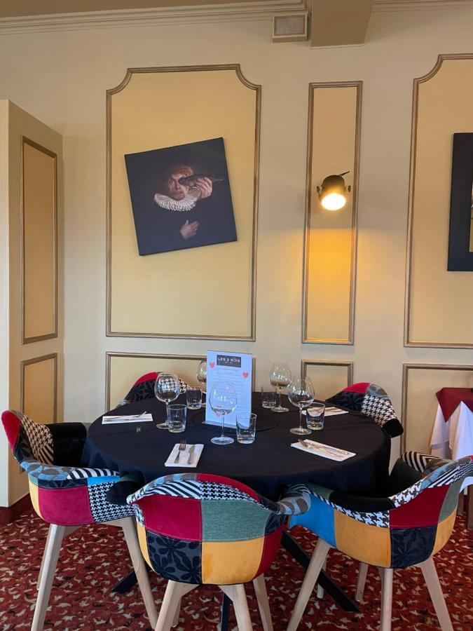 ホテル Les 3 Rois By Yy Villers-Bocage  エクステリア 写真